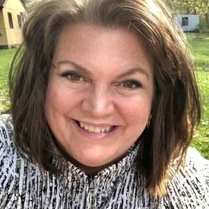 Meet your Posher, Holly